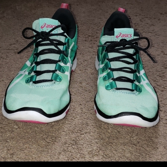 Asics shoes - Picture 4 of 5